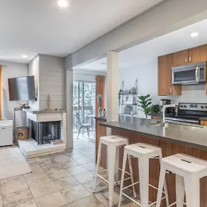 Updated Creekside Studio With Free Parking Whistler