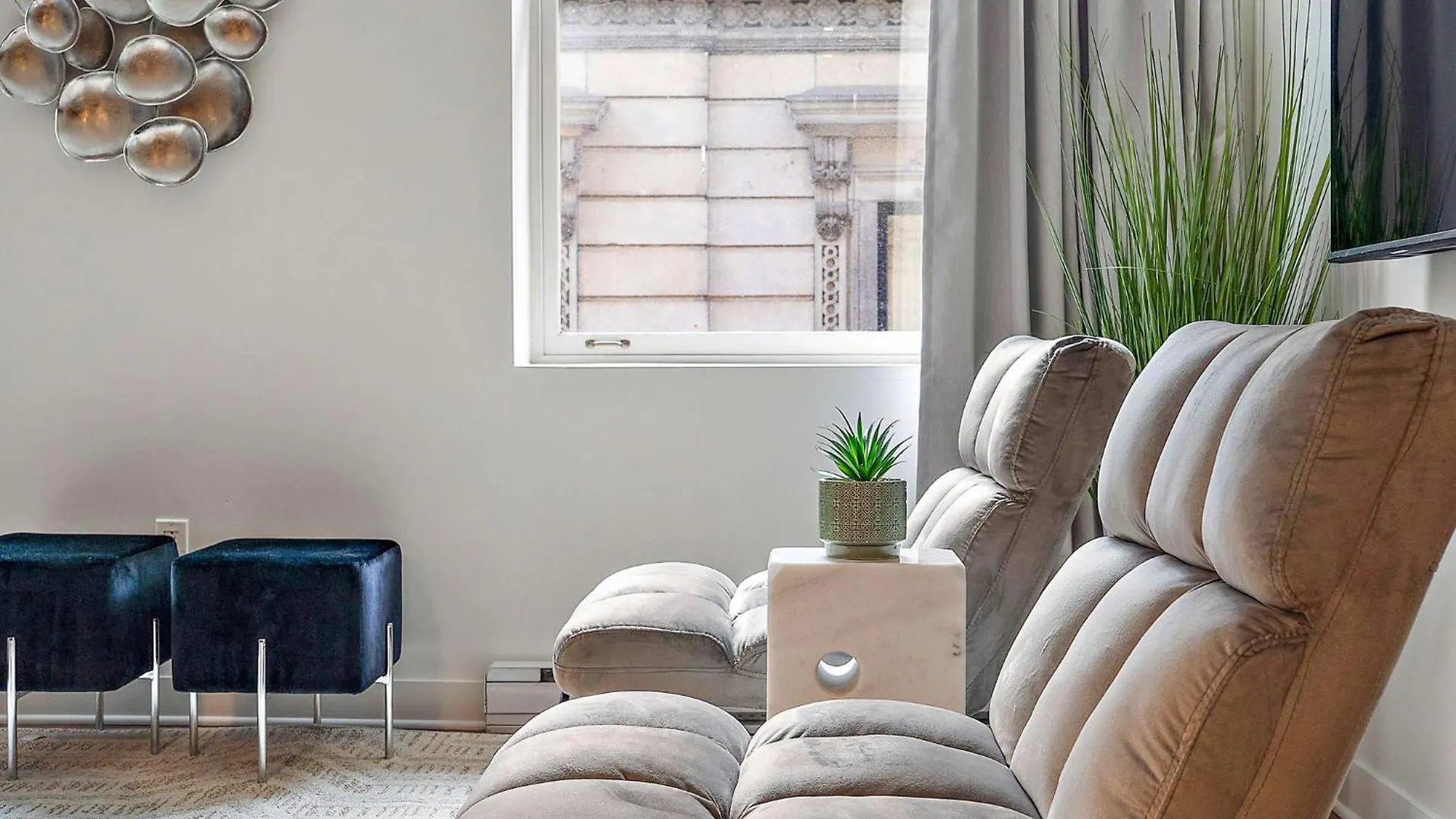 The Nomad Saint Jacques Apartment Montreal