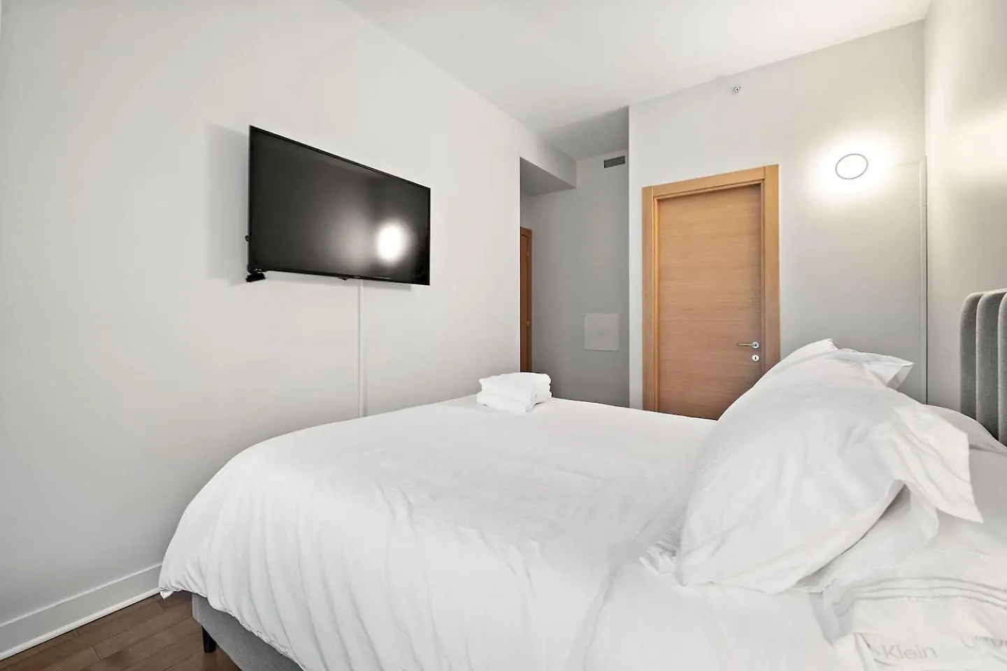The Nomad Saint Jacques Apartment Montreal