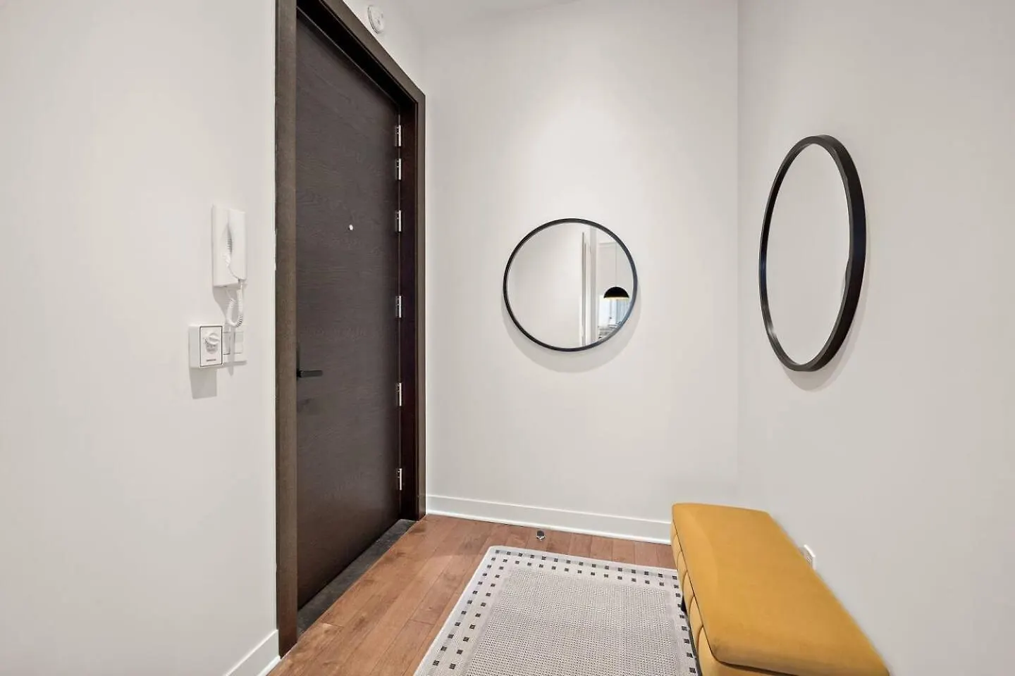 The Nomad Saint Jacques Apartment Montreal