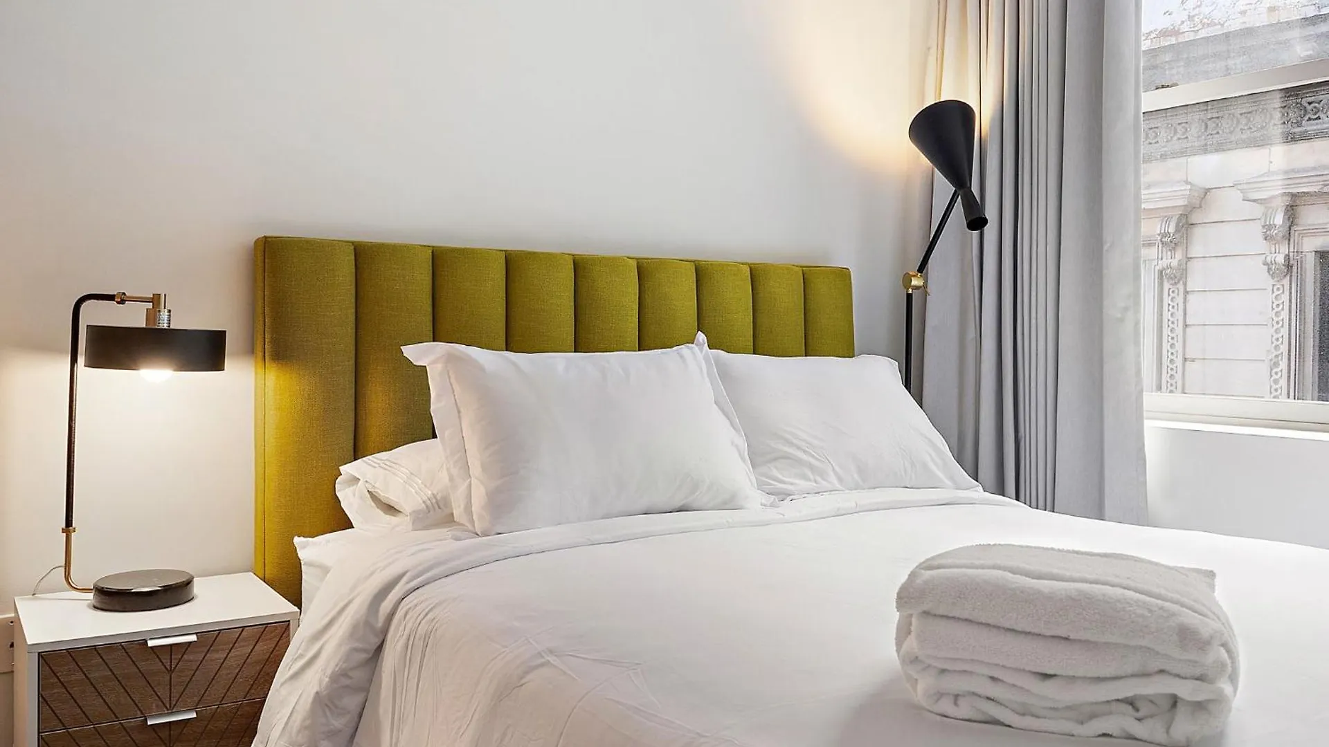 The Nomad Saint Jacques Apartment Montreal