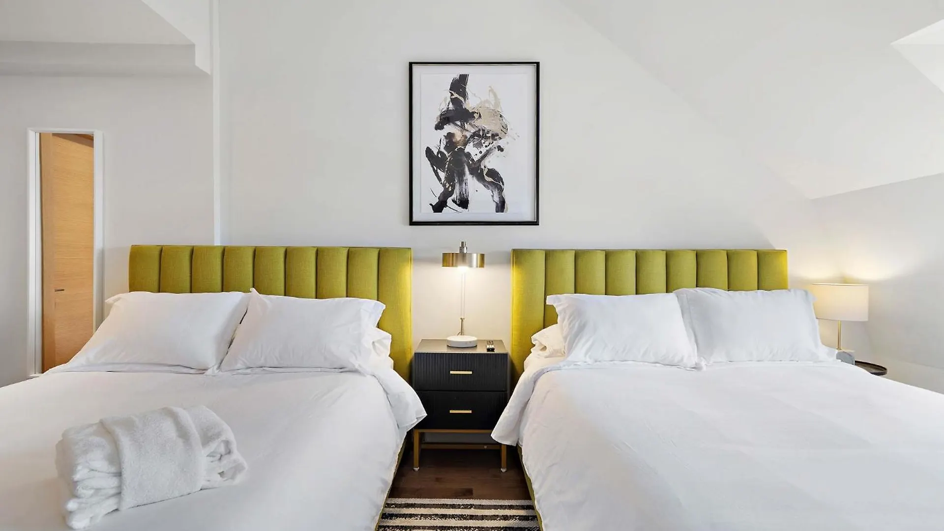 The Nomad Saint Jacques Apartment Montreal
