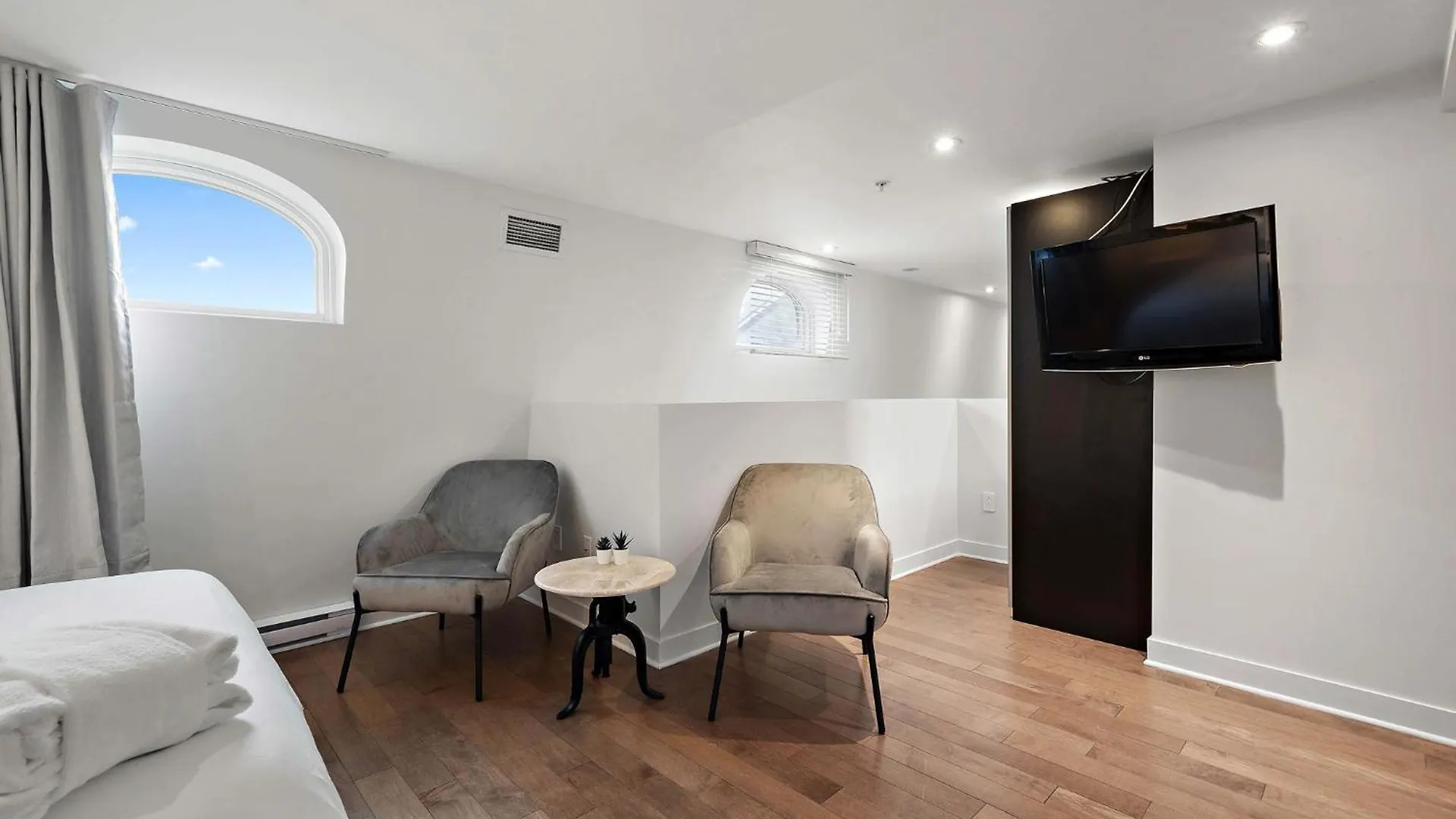 The Nomad Saint Jacques Apartment Montreal Canada