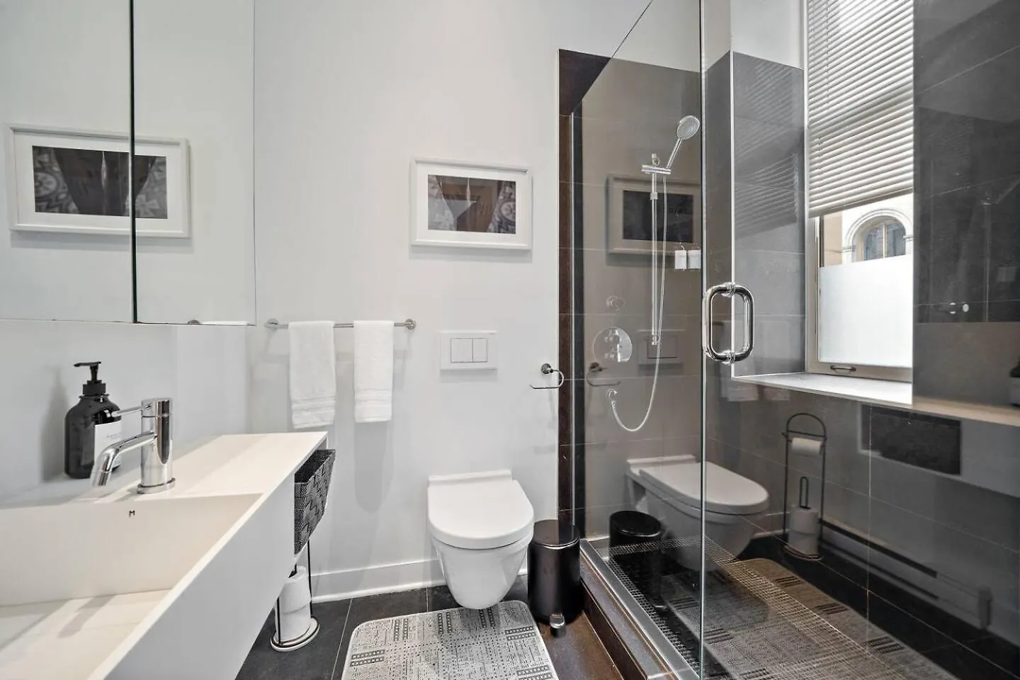 The Nomad Saint Jacques Apartment Montreal